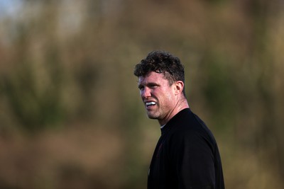 060324 - Wales Rugby Training in the week leading up to their 6 Nations game with France - Will Rowlands during training