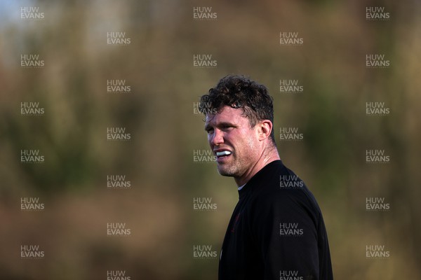 060324 - Wales Rugby Training in the week leading up to their 6 Nations game with France - Will Rowlands during training