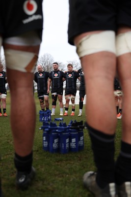 060325 - Wales Rugby Training ahead of their 6 Nations games against Scotland on the weekend - Gareth Thomas speaks in the team huddle