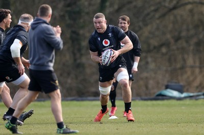 060325 - Wales Rugby Training ahead of their 6 Nations games against Scotland on the weekend - Will Rowlands during training