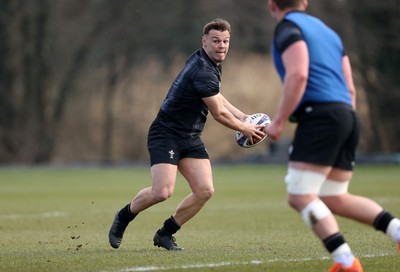 060325 - Wales Rugby Training ahead of their 6 Nations games against Scotland on the weekend - Jarrod Evans during training