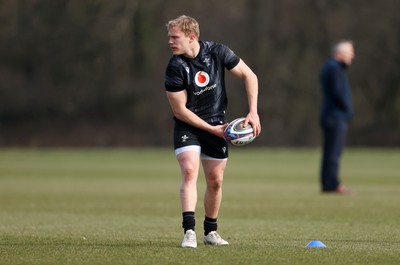 060325 - Wales Rugby Training ahead of their 6 Nations games against Scotland on the weekend - Blair Murray during training