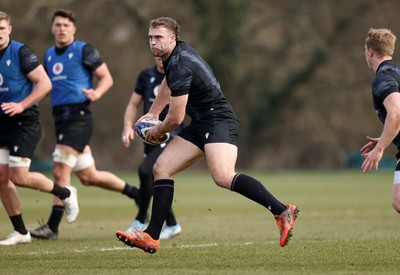 060325 - Wales Rugby Training ahead of their 6 Nations games against Scotland on the weekend - Max Llewellyn during training