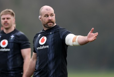 060325 - Wales Rugby Training ahead of their 6 Nations games against Scotland on the weekend - WillGriff John during training