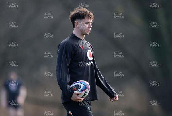 060325 - Wales Rugby Training ahead of their 6 Nations games against Scotland on the weekend - Tom Rogers during training