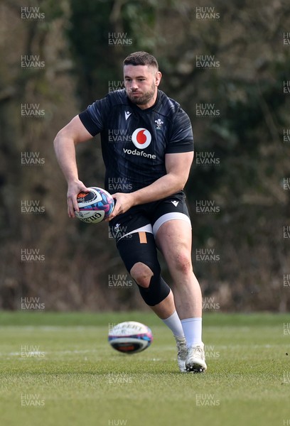 060325 - Wales Rugby Training ahead of their 6 Nations games against Scotland on the weekend - Gareth Thomas during training