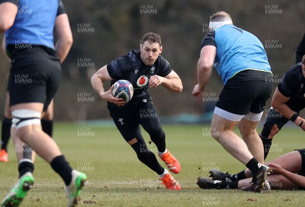 060325 - Wales Rugby Training ahead of their 6 Nations games against Scotland on the weekend - Tomos Williams during training