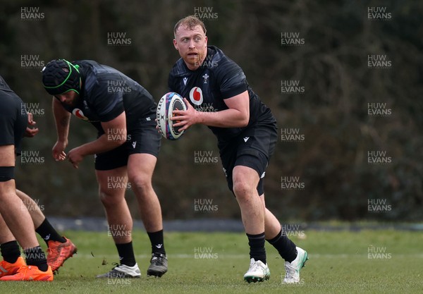 060325 - Wales Rugby Training ahead of their 6 Nations games against Scotland on the weekend - Tommy Reffell during training