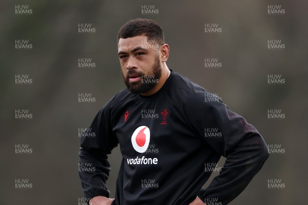 060325 - Wales Rugby Training ahead of their 6 Nations games against Scotland on the weekend - Taulupe Faletau during training