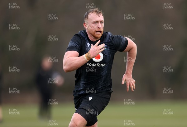 060325 - Wales Rugby Training ahead of their 6 Nations games against Scotland on the weekend - Tommy Reffell during training