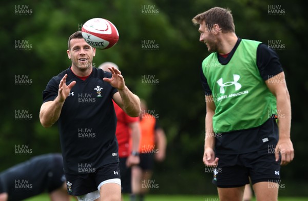060719 - Wales Rugby Training - Gareth Davies and Dan Biggar during training