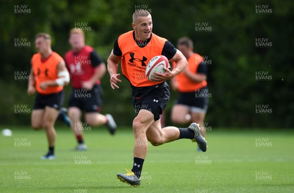 060719 - Wales Rugby Training - Jonathan Davies during training