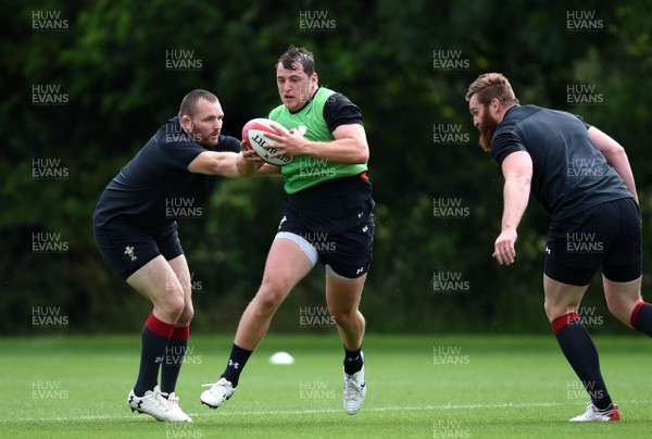 060719 - Wales Rugby Training - Ryan Elias during training