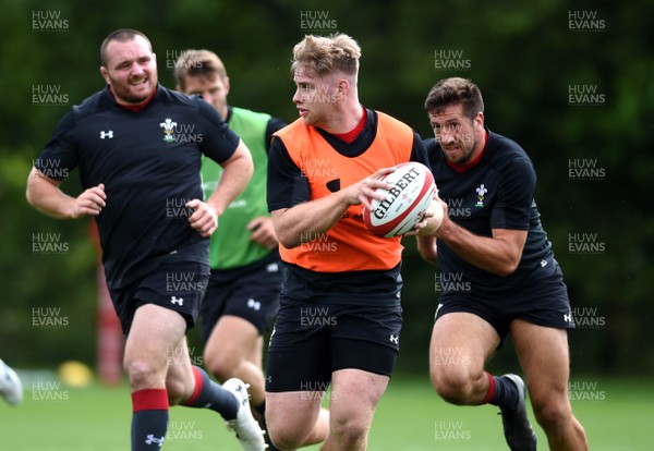 060719 - Wales Rugby Training - Aaron Wainwright during training