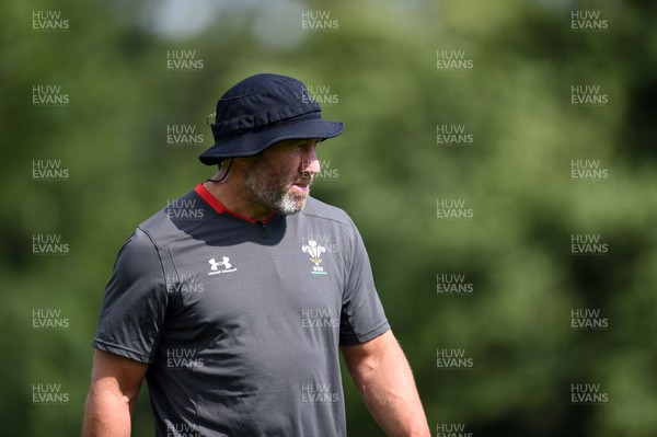 060819 - Wales Rugby Training - Robin McBryde during training