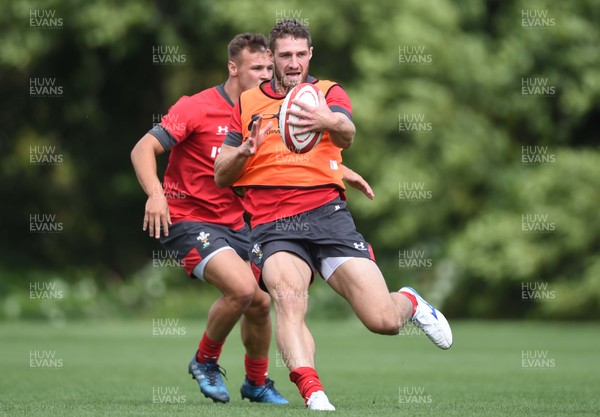 060819 - Wales Rugby Training - Jonah Holmes during training