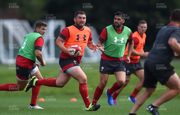 060819 - Wales Rugby Training - Wyn Jones during training