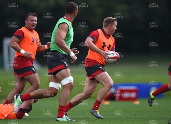 060819 - Wales Rugby Training - James Davies during training