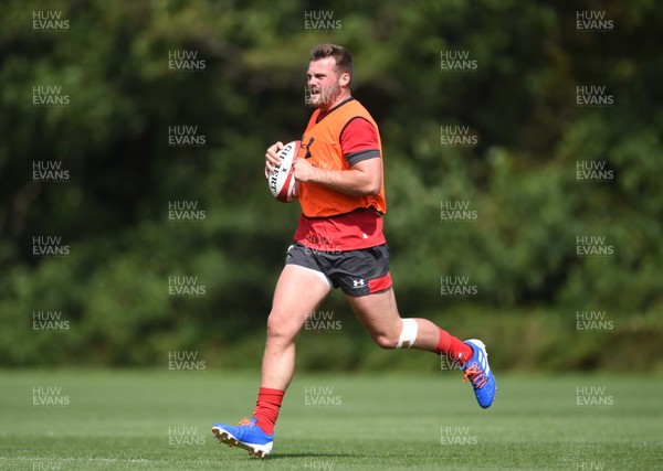 060819 - Wales Rugby Training - Owen Lane during training