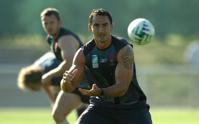 06.09.07 - Wales Rugby World Cup Training - France - Sonny Parker in action during training 