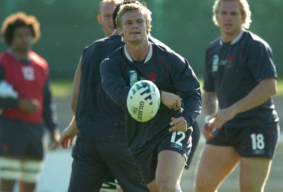 06.09.07 - Wales Rugby World Cup Training - France - Dwayne Peel in action during training 
