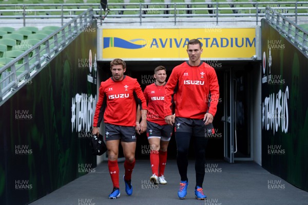 060919 - Wales Rugby Training - Leigh Halfpenny, Elliot Dee and George North during training