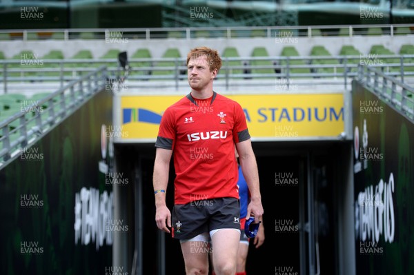 060919 - Wales Rugby Training - Rhys Patchell during training