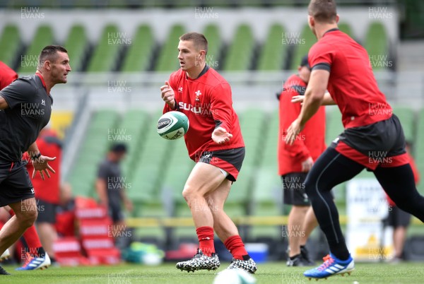 060919 - Wales Rugby Training - Jonathan Davies during training