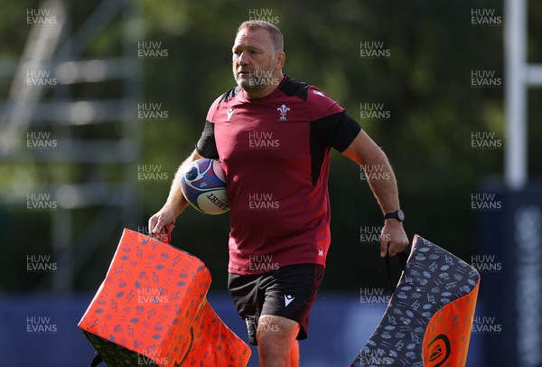 060923 - Wales Rugby Training in Versailles ahead of their opening Rugby World Cup game this weekend - Forwards Coach Jonathan Humphreys during training