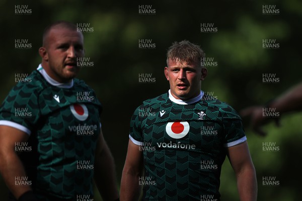 060923 - Wales Rugby Training in Versailles ahead of their opening Rugby World Cup game this weekend - Dillon Lewis and Jac Morgan during training