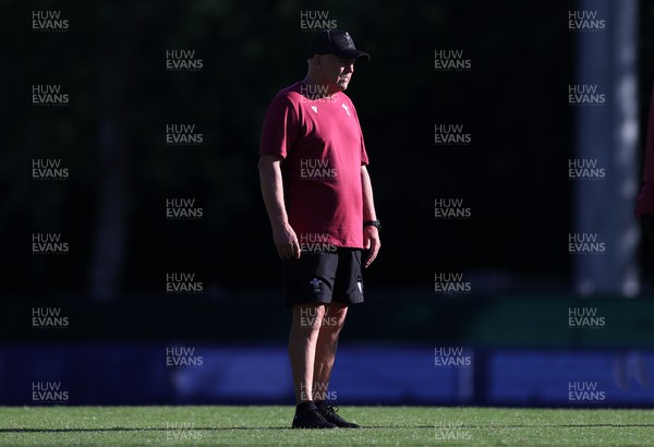 060923 - Wales Rugby Training in Versailles ahead of their opening Rugby World Cup game this weekend - Head Coach Warren Gatland during training