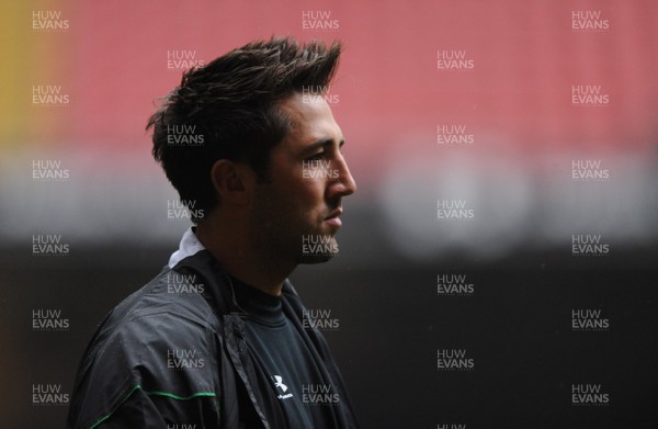 06.11.08 - Wales Rugby Training - Gavin Henson looks on as he sits out of training. 