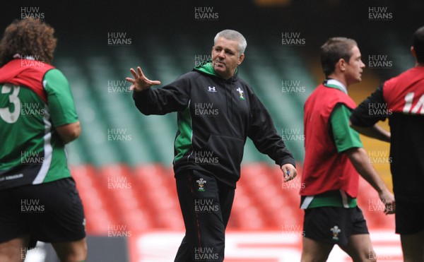 06.11.08 - Wales Rugby Training - Wales coach, Warren Gatland makes a point during training. 