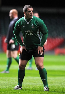 06.11.09 - Wales Rugby Captains Run - Paul James in action during training. 