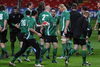 06.11.09 - Wales Rugby Captains Run - Stephen Jones in action during training. 