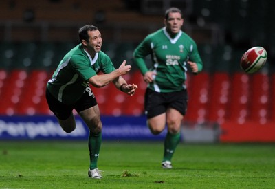 06.11.09 - Wales Rugby Captains Run - Gareth Cooper in action during training. 