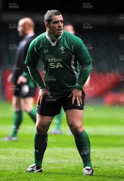 06.11.09 - Wales Rugby Captains Run - Paul James in action during training. 