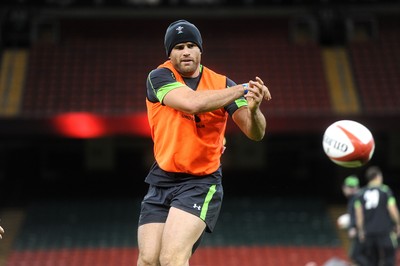 061114 - Wales Rugby Training -Jamie Roberts during training