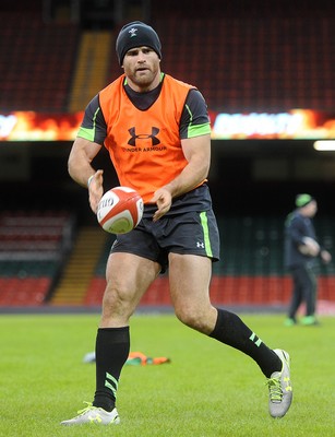 061114 - Wales Rugby Training -Jamie Roberts during training