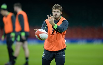 061114 - Wales Rugby Training -Leigh Halfpenny during training