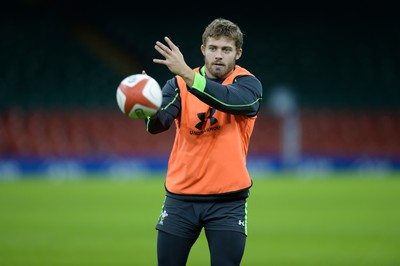 061114 - Wales Rugby Training -Leigh Halfpenny during training