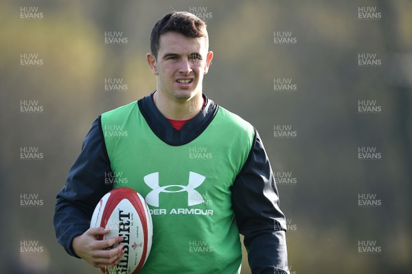 061117 - Wales Rugby Training - Owen Watkin during training