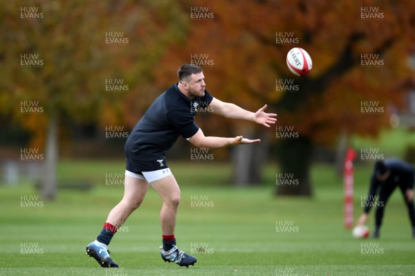 061118 - Wales Rugby Training - Rob Evans during training