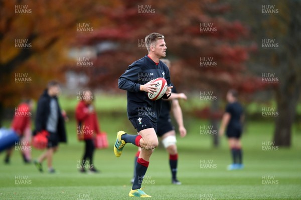 061118 - Wales Rugby Training - Gareth Anscombe during training
