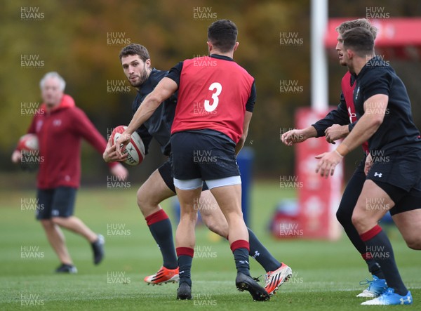 061118 - Wales Rugby Training - Jonah Holmes during training