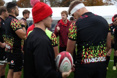 061125 - Wales Rugby Training in the week leading up to their first Quilter Nations Series game against Argentina - Rhys Patchell, Kicking Coach during training