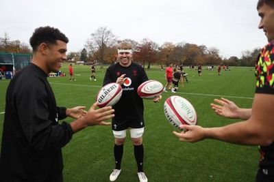 061125 - Wales Rugby Training in the week leading up to their first Quilter Nations Series game against Argentina - Rio Dyer, Aaron Wainwright and Dafydd Jenkins