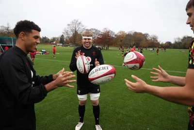 061125 - Wales Rugby Training in the week leading up to their first Quilter Nations Series game against Argentina - Rio Dyer, Aaron Wainwright and Dafydd Jenkins