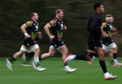 061125 - Wales Rugby Training in the week leading up to their first Quilter Nations Series game against Argentina - Dewi Lake during training