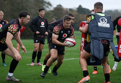 061125 - Wales Rugby Training in the week leading up to their first Quilter Nations Series game against Argentina - Jarrod Evans during training